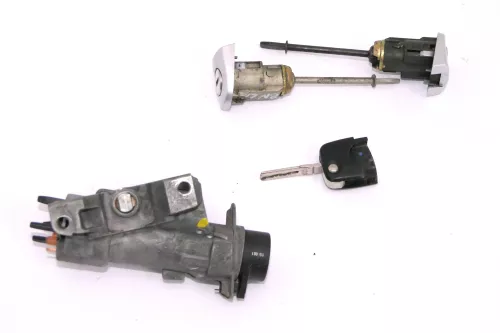 Audi TT 8N Schloßsystem Türschloß mit 1x Schlüssel Schloß Zündschloß