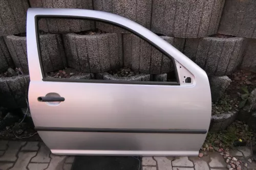VW Golf 4 Tür vorne rechts Beifahrertür 2/3-Türer silber LA7W