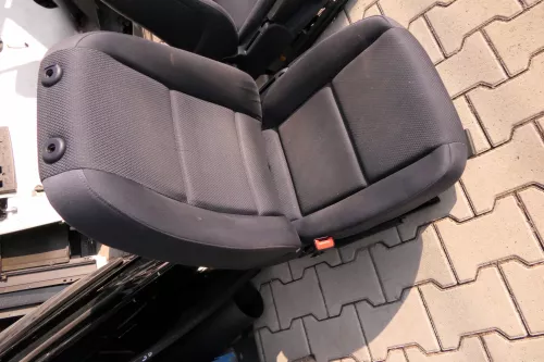 Audi A4 B6 8E Sitz Fahrersitz vorne links höhenverstellbar bläulich (112959)