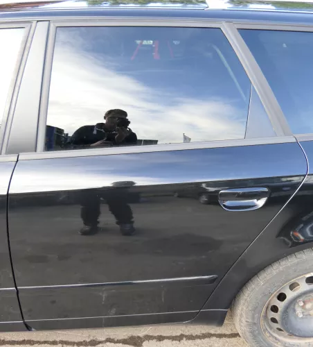 Audi A4 B7 8E Tür hinten links schwarz LZ9Y Kombi mit Scheibe und Rahmen