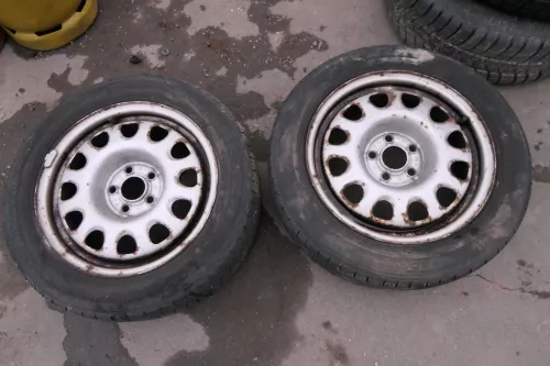 2x VW Passat 35i 3A Winterreifen M+S 195/55 R15 85H Reifen 6jx15H2 ET35 #5-5,5mm