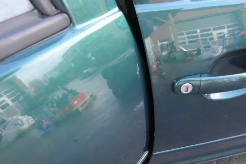 VW Bora Tür hinten rechts nur Limousine grün LC6M (113667)