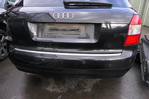 Audi A4 8E B6 Kombi Avant Stoßstange hinten mit Spoiler schwarz LZ9W