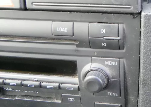 Audi A4 8E Radio Audi CD + Kasette Original symphony 2 8E0057195M m. Code (113716)