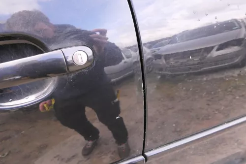 VW Golf 4 Tür vorne links Fahrertür 2/3-Türer schwarz LC9Z - OHNE Anbauteile (113720)