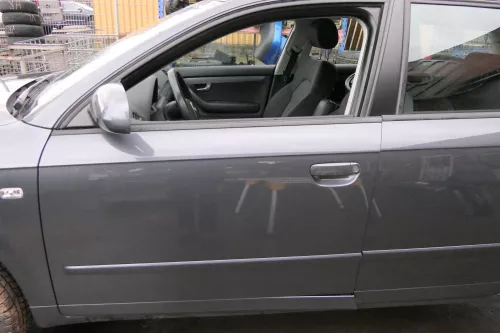 Audi A4 B7 8E Tür vorne links grau LX7Z Kombi+Limo mit Rahmen