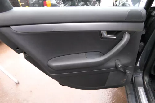 4x Audi A4 8E B7 Türverkleidung Verkleidung Tür vorne + hinten schwarz (S-line) (114456)