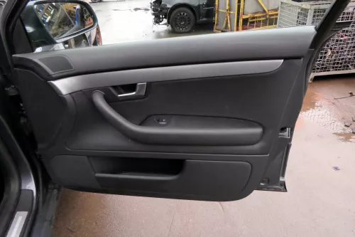 4x Audi A4 8E B7 Türverkleidung Verkleidung Tür vorne + hinten schwarz (S-line)