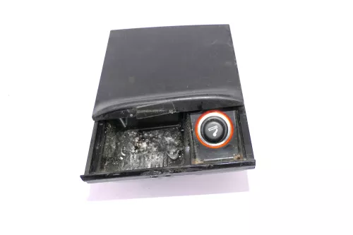 VW Golf 4 Bora Aschenbecher mit Zigarettenanzünder Anzünder 1J0857961G