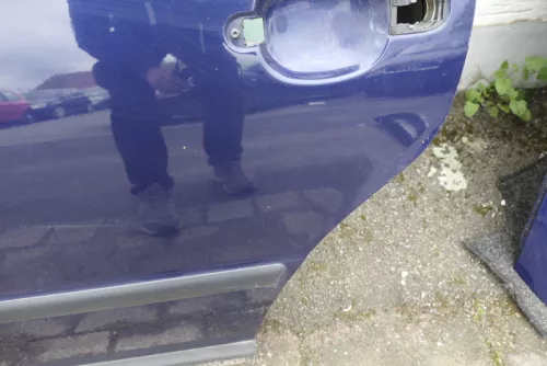 VW Passat 3B 3BG Kombi Variant Tür hinten links blau LB5N mit Scheibe (115007)
