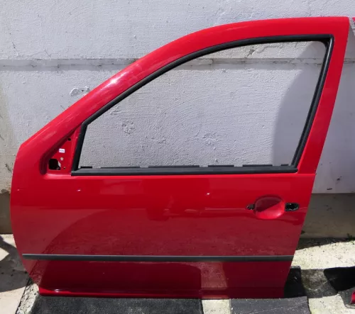 VW Golf 4 Bora Tür vorne links Fahrertür 4/5-Türer+ Kombi Avant rot LY3D (115192)