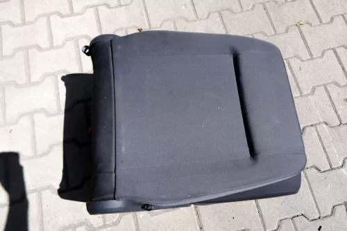 VW Touran Sitz hinten rechts (hinter Beifahrersitz) Rücksitz anthrazit - 115974 (115974)