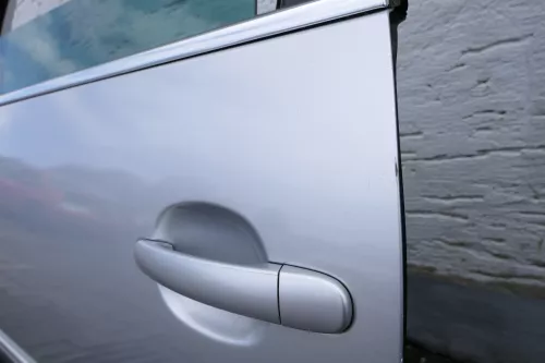 VW Passat 3B 3BG Kombi Variant Tür hinten links silber LA7W mit Anbauteilen (116095)