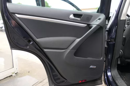VW Tiguan 5N Türverkleidung Verkleidung Tür vorne+hinten Dynaudio schwarz (116910)