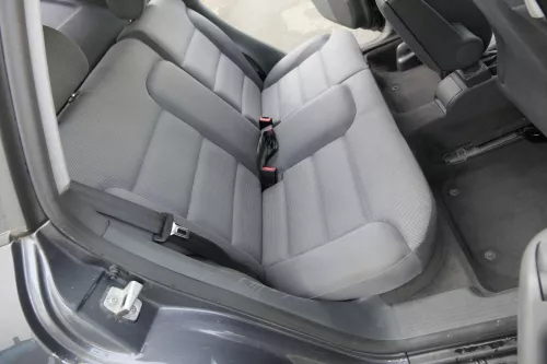 Audi A3 8L Sitz Sitze hinten Rückbank Rücksitzbank Sitzfläche mit 2 Kopfstützen (117107)