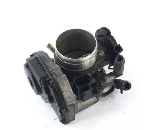 Golf 4 A3 8L Drosselklappe Drosselklappenstutzen AGN 125PS 1,8 92kw 06A133064M