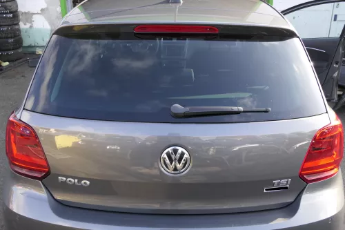 VW Polo 6R 6C Heckklappe Kofferraumklappe Klappe Scheibe grau LD7R -ohne Anbaute