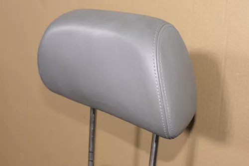 VW Passat 3B 3BG Kopfstütze Sitz Sitze vorne rechts oder links grau Leder