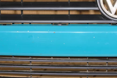 VW T4 kurze Version Grill Kühlergrill VW Zeichen Logo grün türkis blau 701853653 (120709)