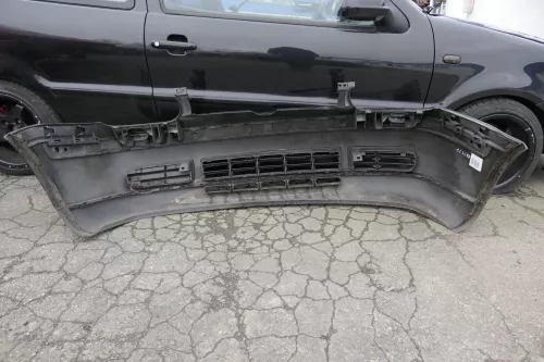 VW Golf 4 Stoßstange vorne Frontstoßstange Stoßfänger vorn schwarz LC9Z SWR (120815)