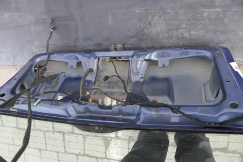 VW Passat 3B Kombi Variant Heckklappe Klappe hinten mit Scheibe blau LA5E mariti (120998)