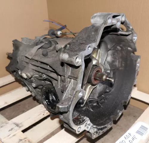 VW Passat 3B Audi A4 GETRIEBE DHE 1,6 74kw 101PS (von Motor ADP) 166.000km (121342)