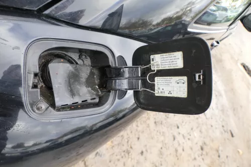 VW New Beetle 9C 1C 1Y Tankdeckel Klappe Tankklappe Deckel Tank schwarz L041 (122630)