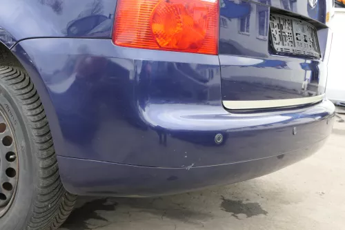 VW Touran 1T Stoßstange hinten Heckstoßstange Stoßfänger blau LB5N Einparkhilf (122728)