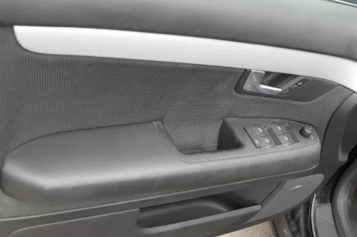 4x Audi A4 8E B7 Türverkleidung Verkleidung Tür vorne + hinten Bose S-line (122779)