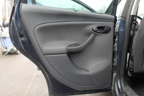 Seat Altea 5P XL Türverkleidung Verkleidung Tür vorne +hinten links Sonnenrollo (122810)