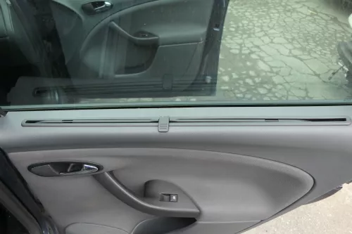 Seat Altea 5P XL Türverkleidung Verkleidung Tür vorne +hinten links Sonnenrollo (122810)