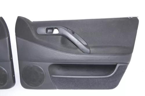 VW Passat 3A Variant Türverkleidung Verkleidung Tür vorne links + rechts schwarz (123082)