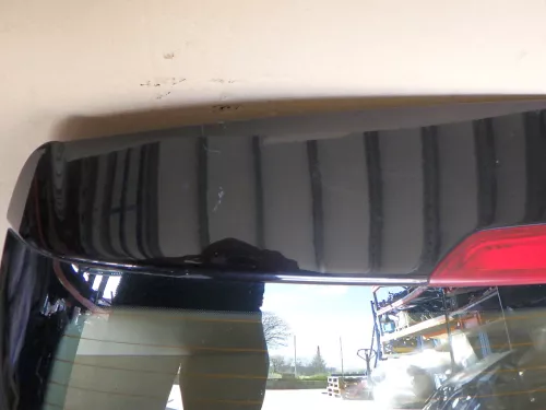 VW Polo 9N3 9N Heckklappe Kofferraumklappe Klappe schwarz LC9Z - Ecke geknickt (123173)