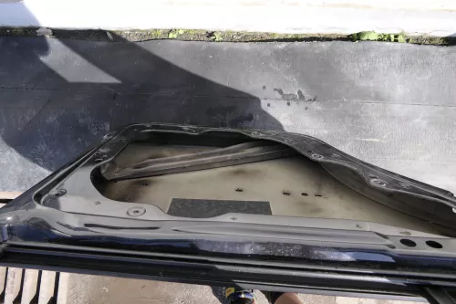 VW Touran 1T 1T3 Tür hinten links schwarz LC9Z metallic mit Scheibe (123548)