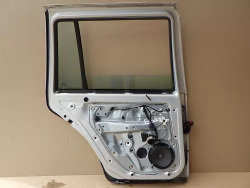 VW Golf 4 Bora Tür hinten links nur Kombi / Variant silber LB7Z satinsilber (123743)