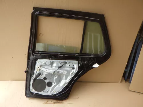 VW Golf 4 Limousine Tür hinten rechts schwarz L041 uni (KEINkombi) (123764)