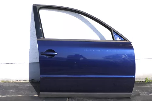VW Passat 3B 3BG Kombi Limo Tür vorne rechts Beifahrertür blau LB5N ohneAnbautei (123812)
