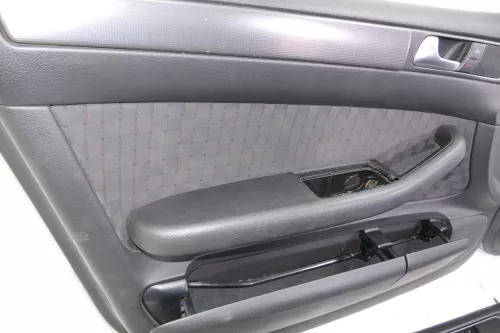 Audi A6 4B Türverkleidung Verkleidung Tür vorne +hinten links und rechts (123992)