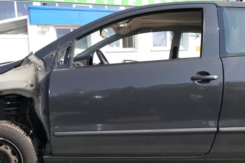 VW Fox 5Z Tür vorne links Fahrertür grau LI7F - Delle!