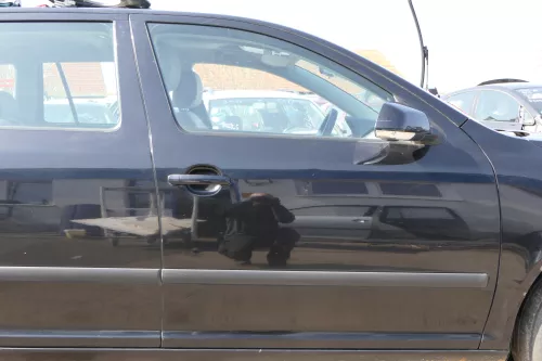 Skoda Octavia 1Z Kombi+Limo Tür vorne rechts Beifahrertür schwarz LF9R