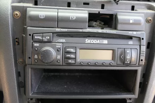 Skoda Octavia 1U Radio MS201 mit Code 1U0035160A Kasette