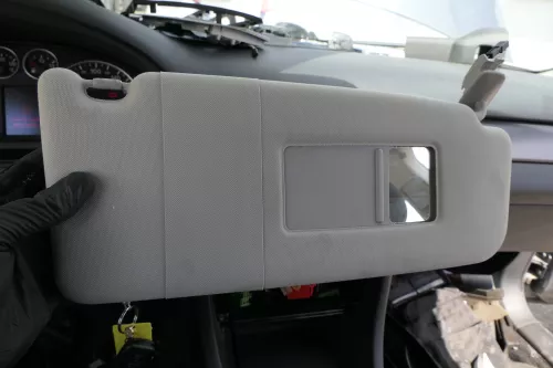 Audi A6 4B Sonnenblenden Sonnenblende rechts vorne grau silber
