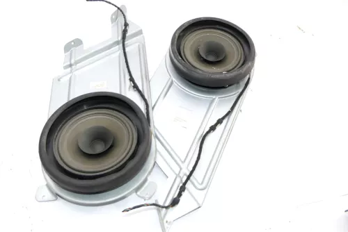 VW New Beetle hinten links + rechts Lautsprecher Halter Halterung Box Boxen