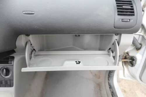 VW Polo 6N2 Handschuhfach schwarz Handschuhfachdeckel Deckel Klappe grau (126678)
