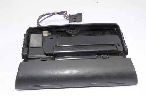 Audi A6 4B Aschenbecher vorne 4B0857951AL