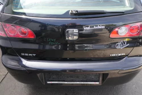 Seat Ibiza 6L Heckklappe Klappe hinten Kofferraumklappe schwarz LC9Z metallic (127718)