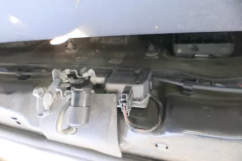 Skoda Fabia 6Y Heckschloß Schloß unten 6Y0827511G Zuziehhilfe