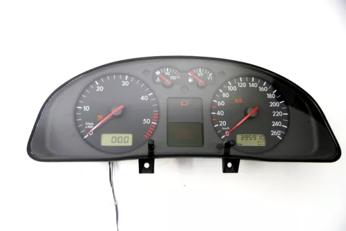 VW Passat 3B Tacho Tachometer Kombiinstrument 359.000km 3B0920822A 1,9 TDI