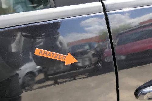 VW Touran 1T 1T3 Tür hinten rechts schwarz LC9Z metallic mit Scheibe (127961)