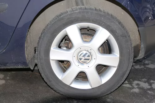 VW Golf 5 Touran Alufelgen Winterreifen M&S Reifen Felgen 205/55 R16 91H - 3-4mm (128329)